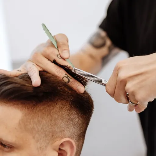 Corte adulto.